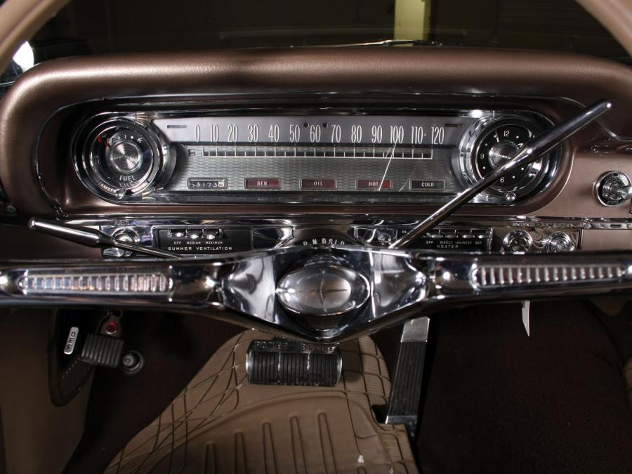  Oldsmobile 98 2-Door Holiday Hardtop 1960 года  (фото 4 из 7)